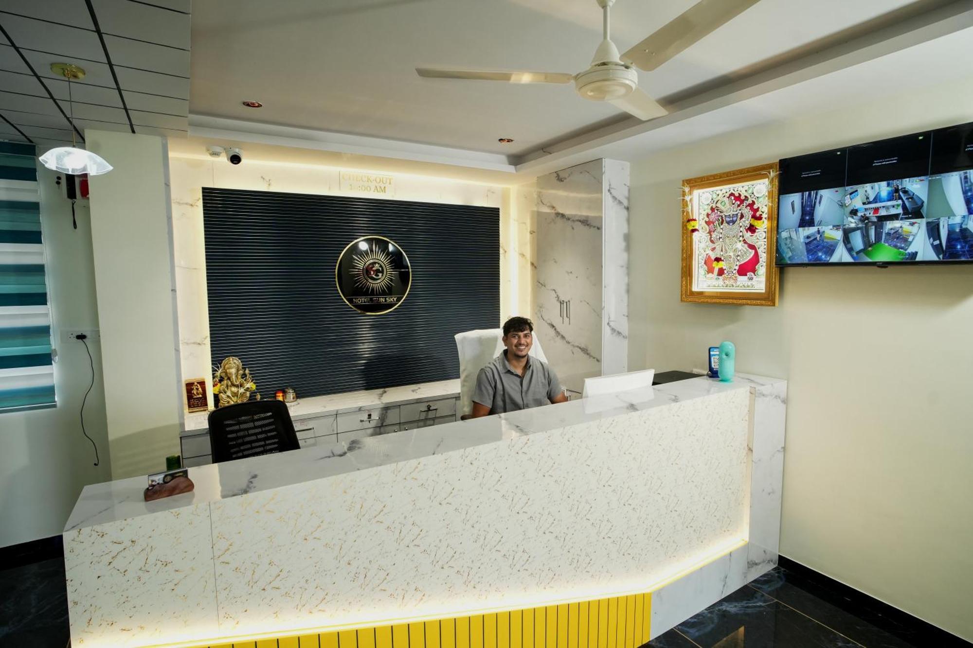 巴罗达 Hotl Sunsky酒店 外观 照片